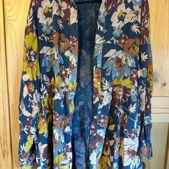 Quicksilver peplum floral top size small - Picture 7 of 7